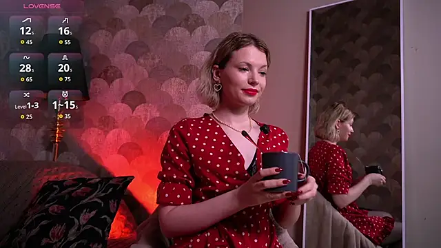 Snapshot of VinylKiss chatting on February 22, 9:13 pm VinylKiss online show from February 22, 9:13 pm