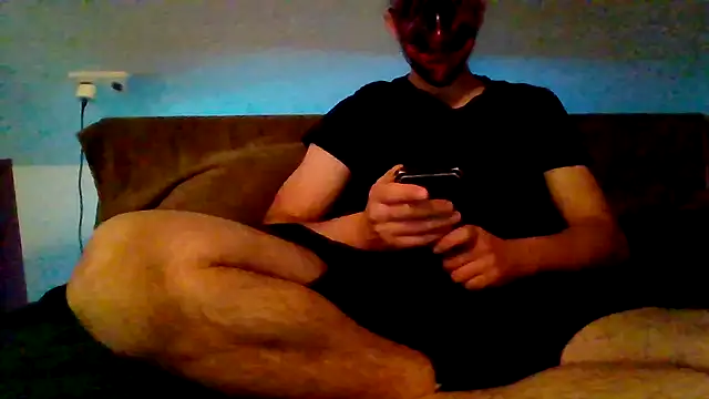 Snapshot of Blackklu chatting on May 13, 10:27 pm Blackklu online show from May 13, 10:27 pm
