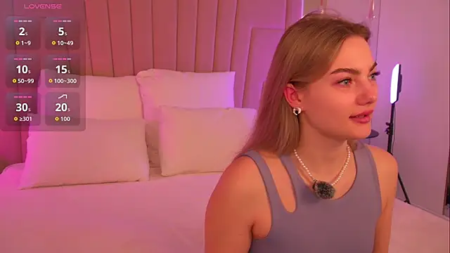 Snapshot of Sona_Lavberi chatting on February 19, 8:54 am Sona Lavberi online show from February 19, 8:54 am