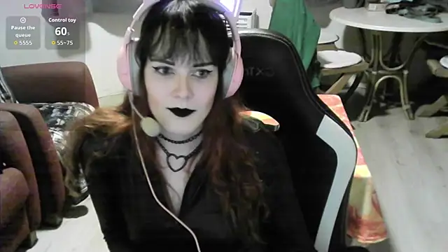 Snapshot of Samanteased chatting on February 17, 10:38 pm Samanteased online show from February 17, 10:38 pm