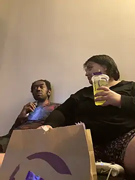 Snapshot of shellynpanda21 chatting on February 20, 4:09 am shellynpanda21 online show from February 20, 4:09 am