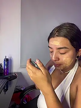 Snapshot of Midary_pink chatting on February 21, 10:22 pm Midary pink online show from February 21, 10:22 pm