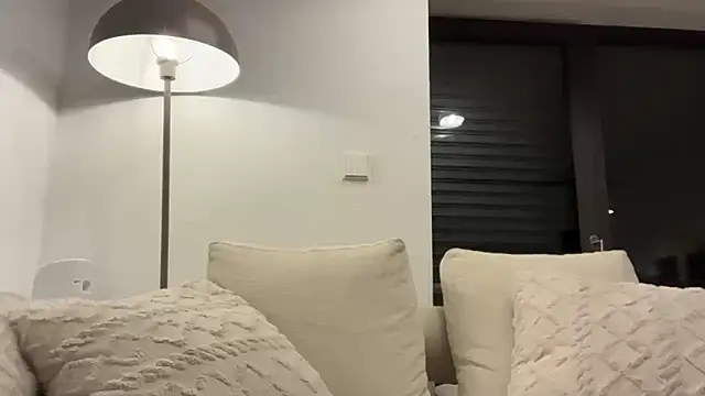 itsnicka online show from April 7, 7:36 pm