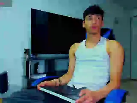 Lyam Russo online show from May 9, 3:56 am