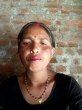 Snapshot of Hot_re83 chatting on February 17, 9:28 am Hot re83 online show from February 17, 9:28 am