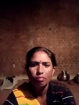 Snapshot of Hot_re83 chatting on February 17, 11:33 pm Hot re83 online show from February 17, 11:33 pm