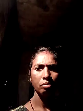 Snapshot of Hot_re83 chatting on February 22, 9:57 pm Hot re83 online show from February 22, 9:57 pm