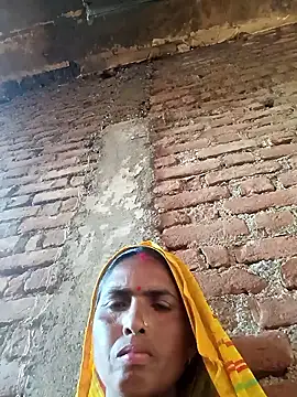 Snapshot of Hot_re83 chatting on March 2, 6:47 am Hot re83 online show from March 2, 6:47 am