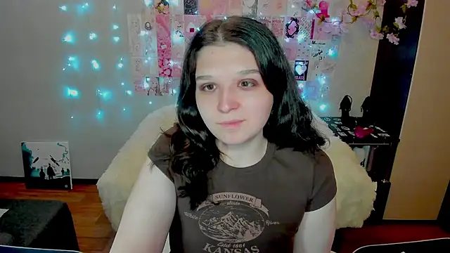 Snapshot of Kate_Acid chatting on April 21, 1:42 am Kate Acid online show from April 21, 1:42 am