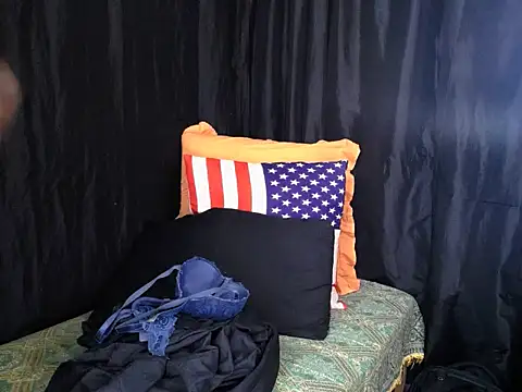 Snapshot of indianicon23 chatting on February 27, 6:35 am indianicon23 online show from February 27, 6:35 am