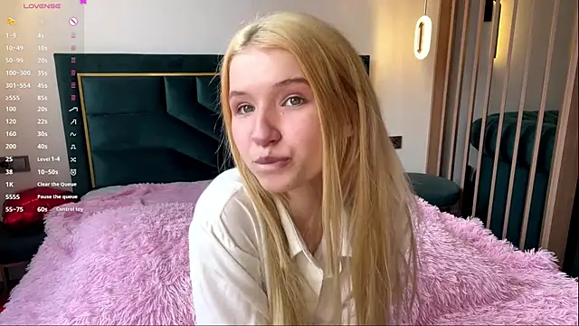 PrincessSwelgart online show from March 31, 1:33 pm