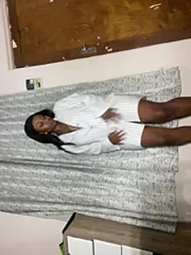 Qweenpanda online show from June 14, 5:37 pm