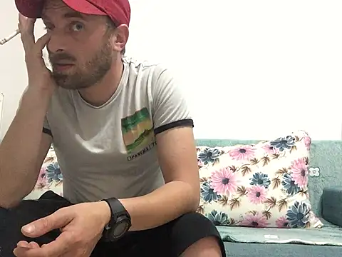 Snapshot of Scarbau chatting on May 19, 6:14 pm Scarbau online show from May 19, 6:14 pm