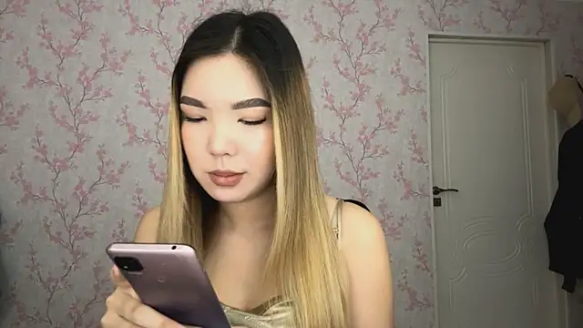 Snapshot of Elina_Mottel chatting on February 23, 7:17 am Elina Mottel online show from February 23, 7:17 am