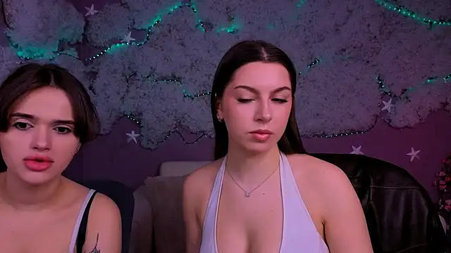 amalialowell online show from April 16, 7:20 am