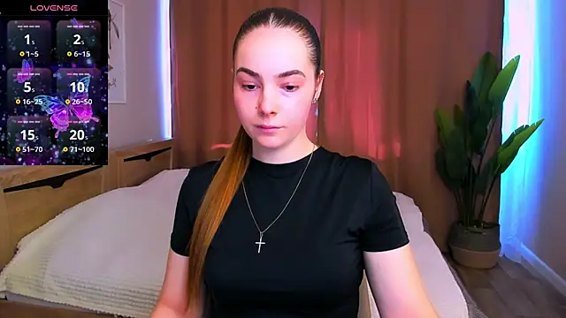 Maddy Wood  online show from March 14, 12:10 pm