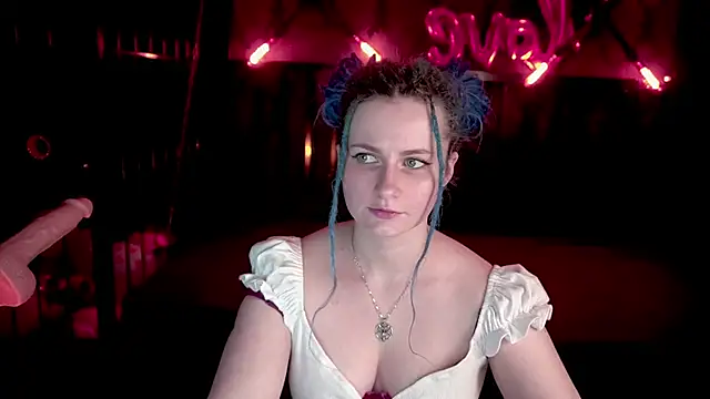 Snapshot of AlisaGracee chatting on February 19, 2:02 pm AlisaGracee online show from February 19, 2:02 pm