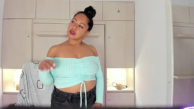 AllieBennet online show from February 26, 7:35 pm