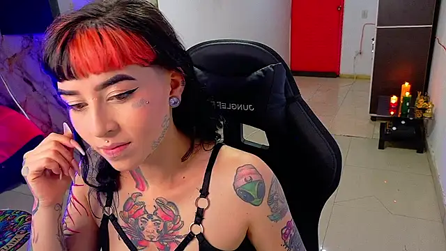 nova kitttyy online show from March 20, 3:11 am