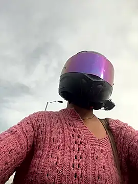 aleessiia online show from April 13, 1:05 pm