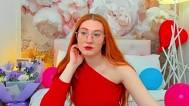 Snapshot of TinaHarp chatting on February 24, 1:31 pm TinaHarp online show from February 24, 1:31 pm