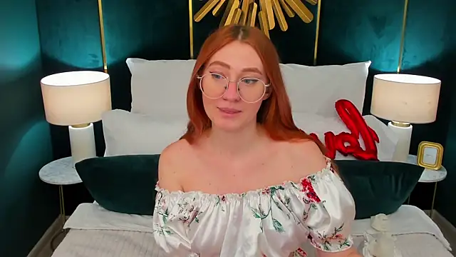 Snapshot of TinaHarp chatting on March 3, 1:17 pm TinaHarp online show from March 3, 1:17 pm