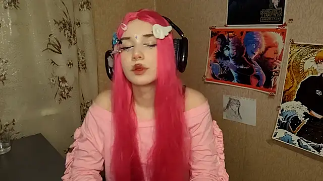 Snapshot of MilaTyan chatting on February 22, 5:22 pm MilaTyan online show from February 22, 5:22 pm