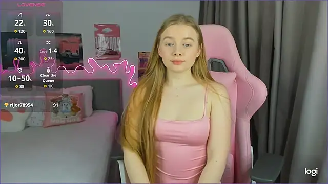 Snapshot of EvaRaee chatting on February 19, 3:57 am EvaRaee online show from February 19, 3:57 am