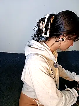 Lili  Clan online show from March 15, 8:15 pm