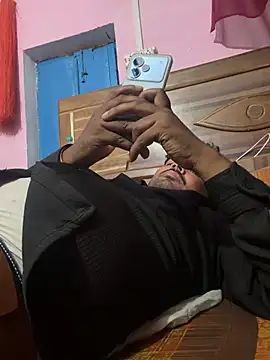 Snapshot of pussylicker9927 chatting on April 24, 7:44 am pussylicker9927 online show from April 24, 7:44 am