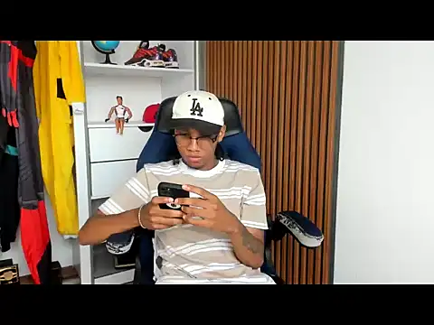 yandi hot online show from March 2, 2:13 pm