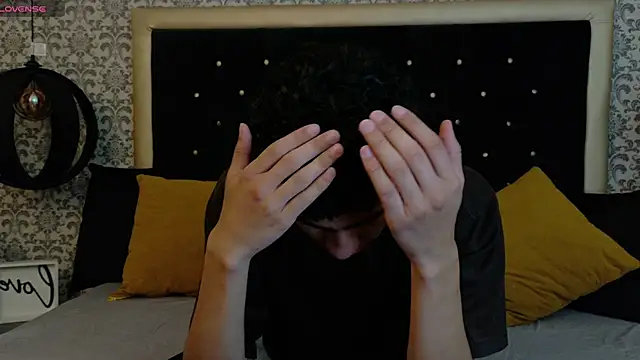 Snapshot of Dark_Sultan chatting on February 27, 8:09 pm Dark Sultan online show from February 27, 8:09 pm