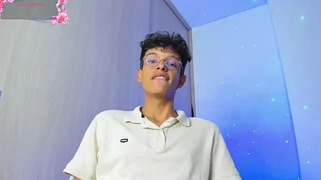 Maxfrost1 online show from April 7, 2:23 am