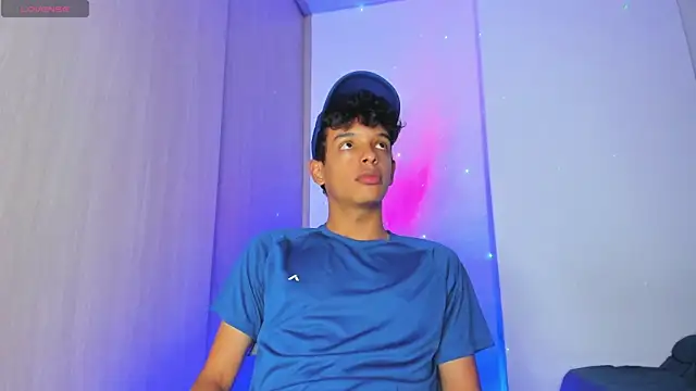 Maxfrost1 online show from April 18, 2:04 am