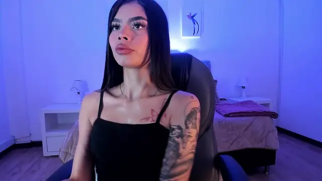 Snapshot of GuggaHell chatting on February 24, 12:47 pm GuggaHell online show from February 24, 12:47 pm