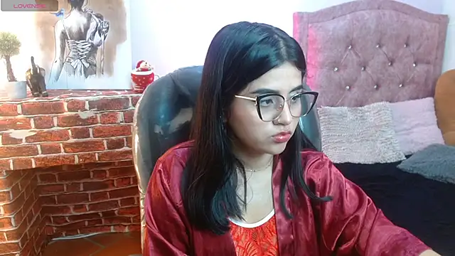 mila quin online show from April 4, 7:55 pm