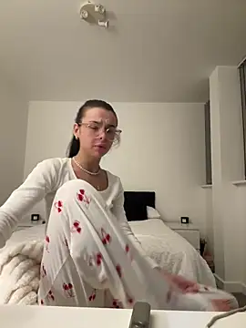 Amberbanxx online show from March 31, 9:59 pm