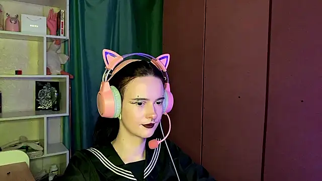 Snapshot of MabelDefina chatting on March 2, 11:06 am MabelDefina online show from March 2, 11:06 am