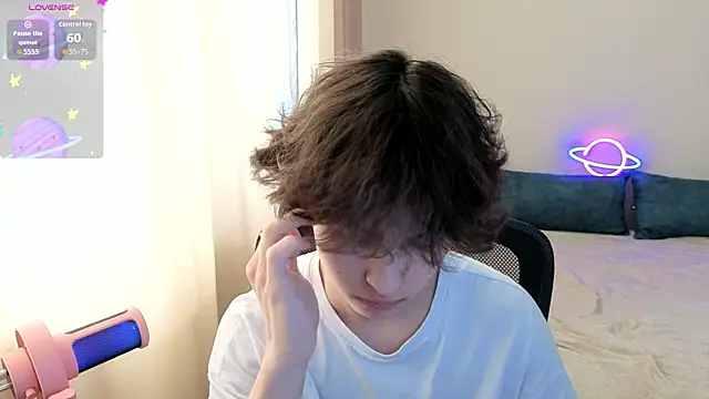  LukaHayes  online show from April 9, 12:32 pm