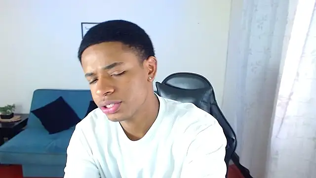 Snapshot of liiam3 chatting on February 25, 8:51 pm liiam3 online show from February 25, 8:51 pm