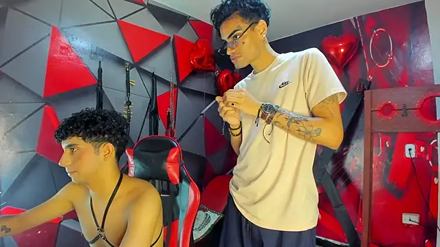 Snapshot of Gay_Red_Room chatting on February 17, 3:58 am Gay Red Room online show from February 17, 3:58 am