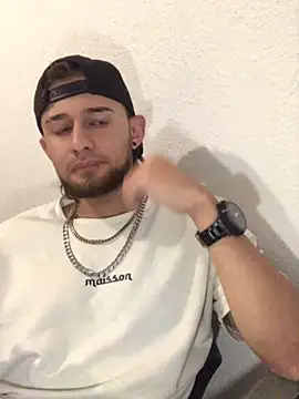 Snapshot of will1200 chatting on February 16, 10:50 pm will1200 online show from February 16, 10:50 pm