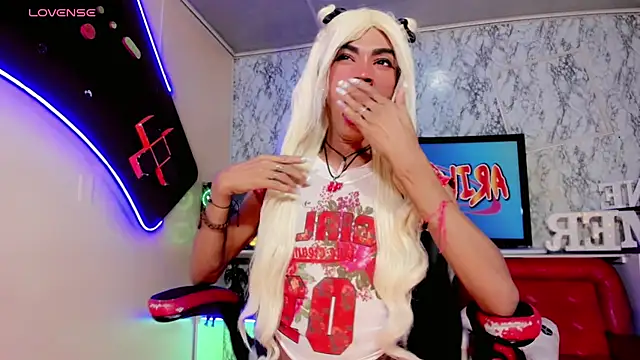 suzume Mendez online show from April 13, 11:59 am