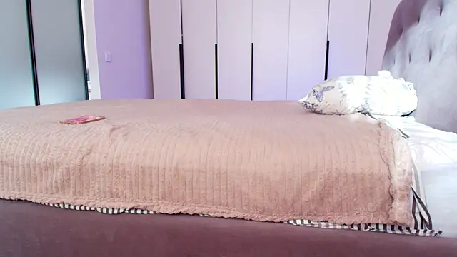 Kiara ro  online show from April 10, 2:33 pm