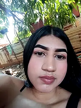 Julianiss online show from March 1, 6:32 pm