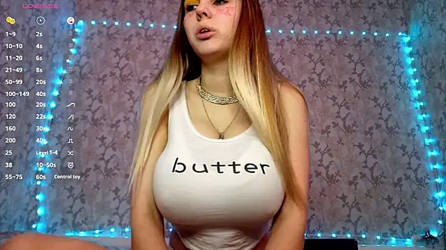 VictoriaDeese online show from March 31, 3:19 am