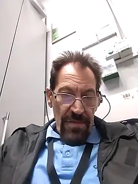 Snapshot of Costy601 chatting on April 22, 11:50 pm Costy601 online show from April 22, 11:50 pm
