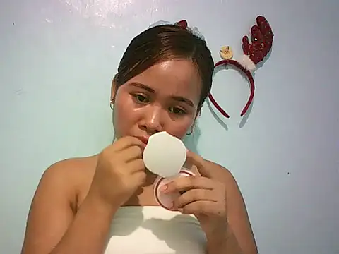 Snapshot of Creamy_Pussy21xx chatting on February 21, 10:49 am Creamy Pussy21xx online show from February 21, 10:49 am