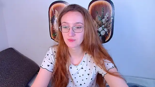 Snapshot of miay_here_ chatting on April 20, 4:43 pm miay here online show from April 20, 4:43 pm