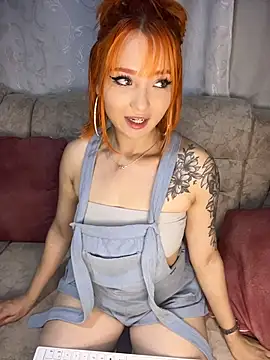 Snapshot of alysson_As chatting on February 24, 2:09 am alysson As online show from February 24, 2:09 am